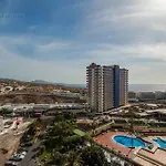 Skyline View - Free Private Parking Including & Guest Bonus Appartement *