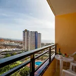 Skyline View - Free Private Parking Including & Guest Bonus Appartement