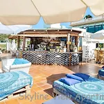 Skyline View - Free Private Parking Including & Guest Bonus