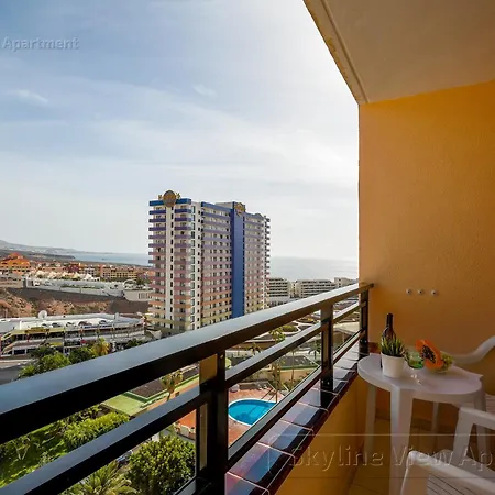 Skyline View - Free Private Parking Including & Guest Bonus Apartament